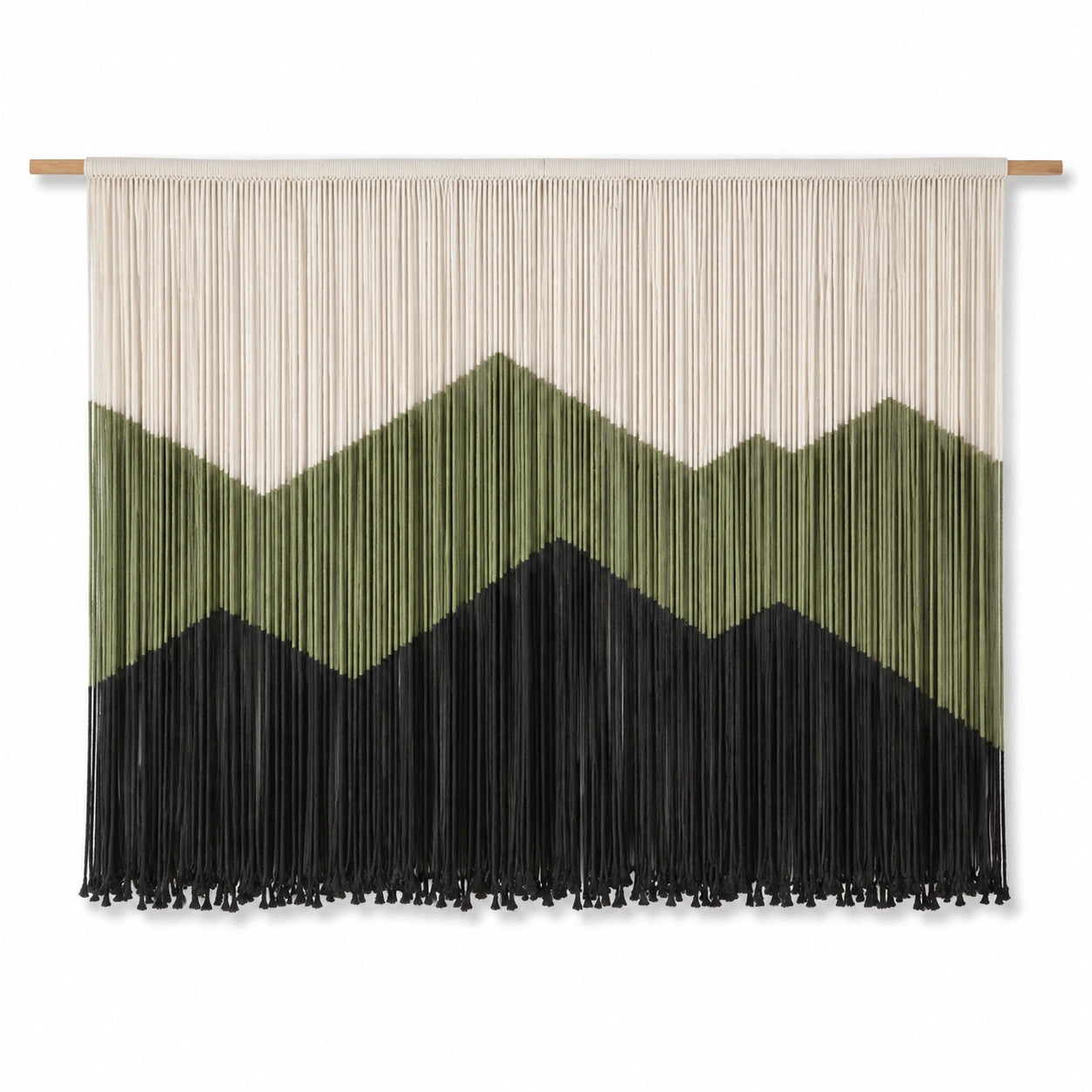 Makramee Wandbehang 100 x 80 cm aus Baumwolle in Creme Grün Schwarz mit Holzstab im Bergdesign